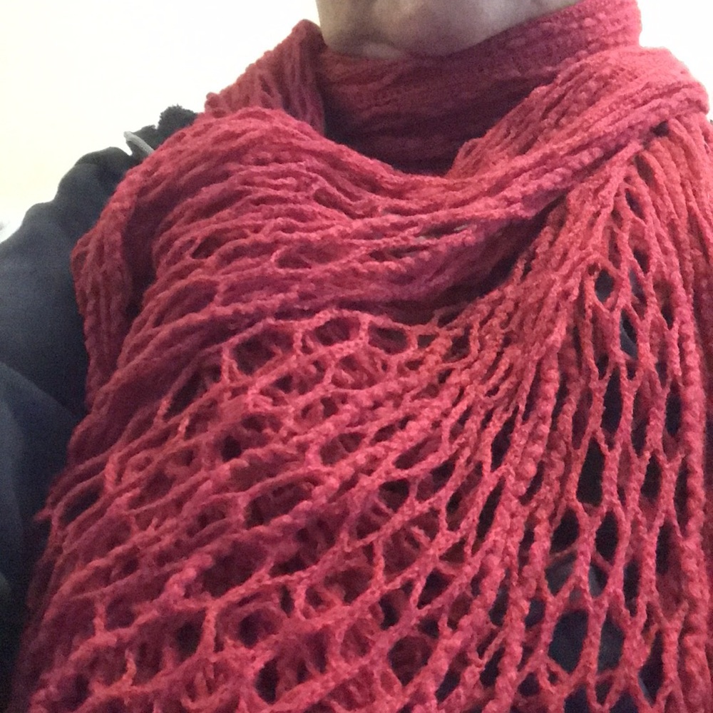 Gorgeous scarf - Picture 4 of 5